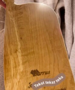 Lõikelaud teksti ja sümboolikaga